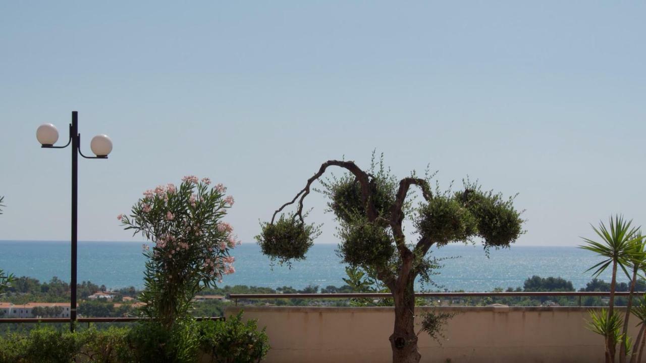 Villa Dei Pini Vieste Buitenkant foto